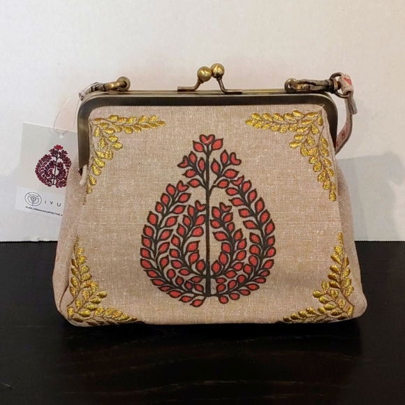 iYURA Handbags - Clutch Handbag